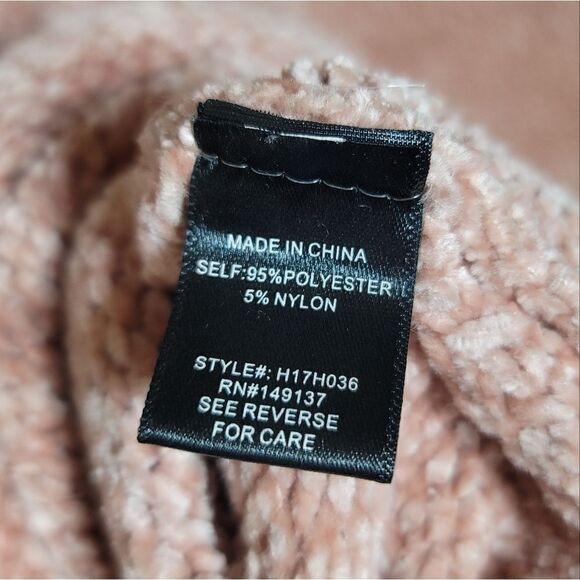 HYFVE Off The Shoulder Chenille Cropped Sleeve Cozy Blush Sweater - Picture 6 of 6